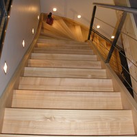 frene-brun-escalier