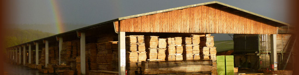 Plots de chêne sous hangar