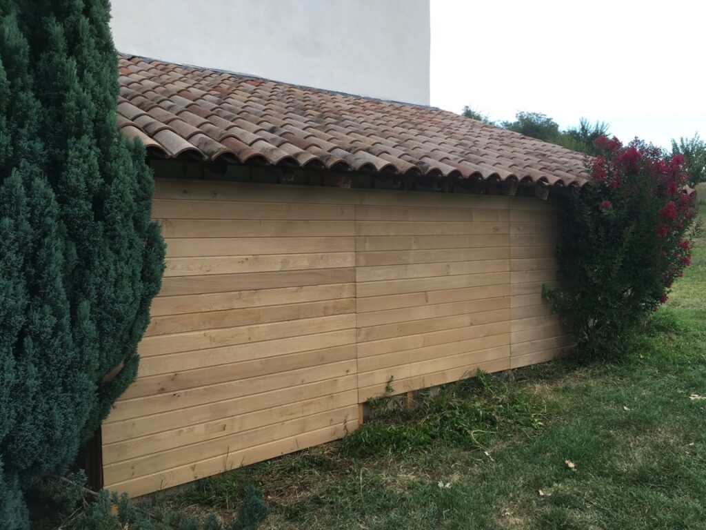 Lames de bardage chêne avivées finies - longueurs 1500 à 3000 mm, largeurs 80 à 140 mm, épaisseur 22-29 mm